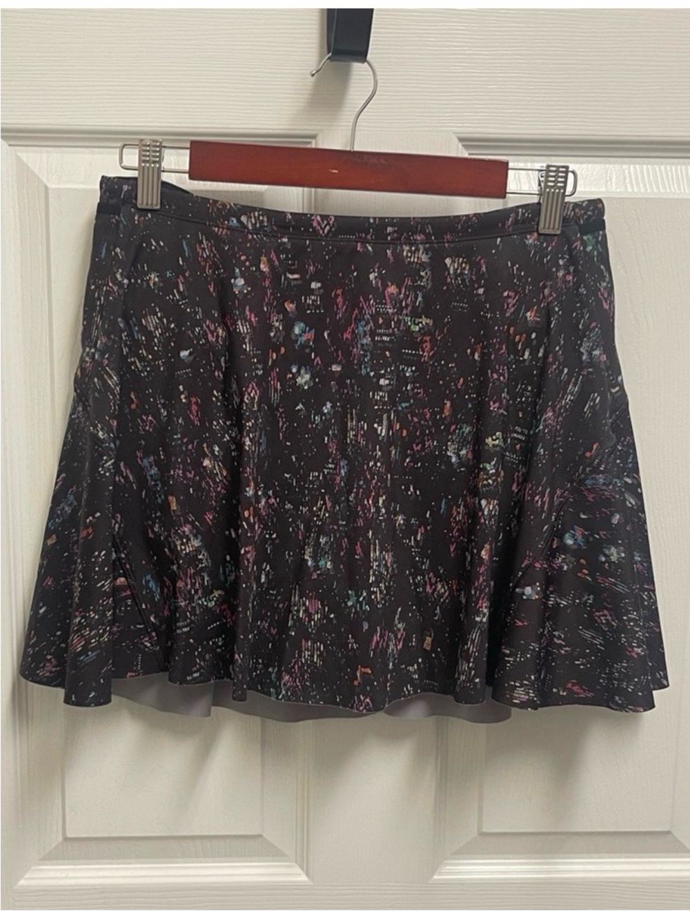 Athleta Patterned “Match Point Skort”. 
Sz Small